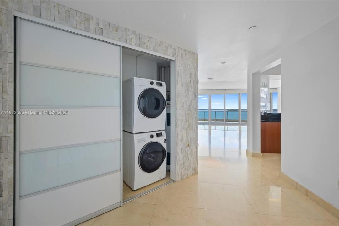1331 Brickell Bay Dr 911, Miami, Floride 33131, États-Unis