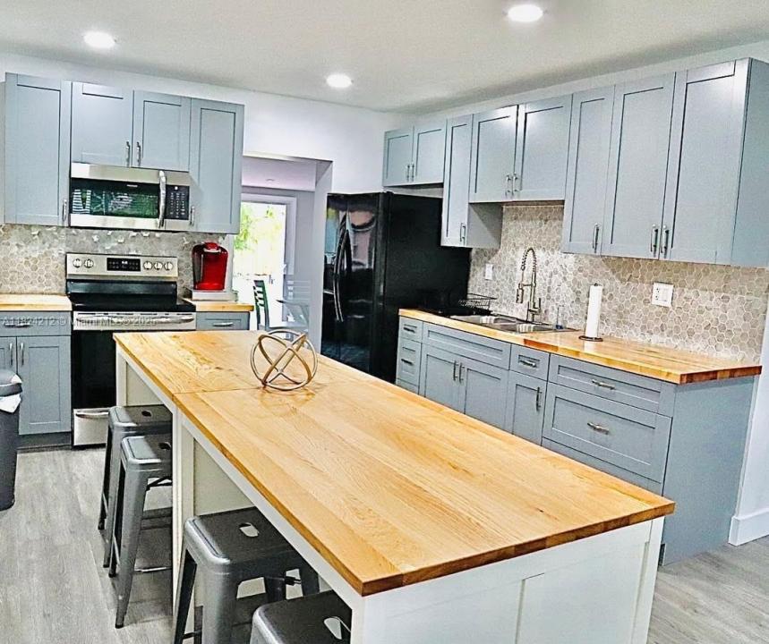 817 NW 30th Ct 1, Wilton Manors, フロリダ 33311, アメリカ合衆国