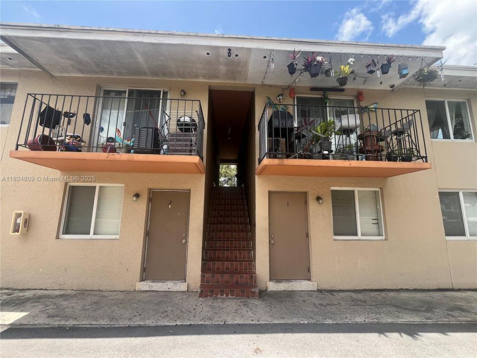 37 NW 19th Ave, Miami, Florida 33125