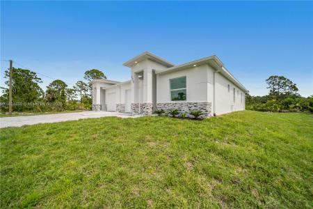 420-422 Grant ave, Lehigh Acres, Florida 33974, USA