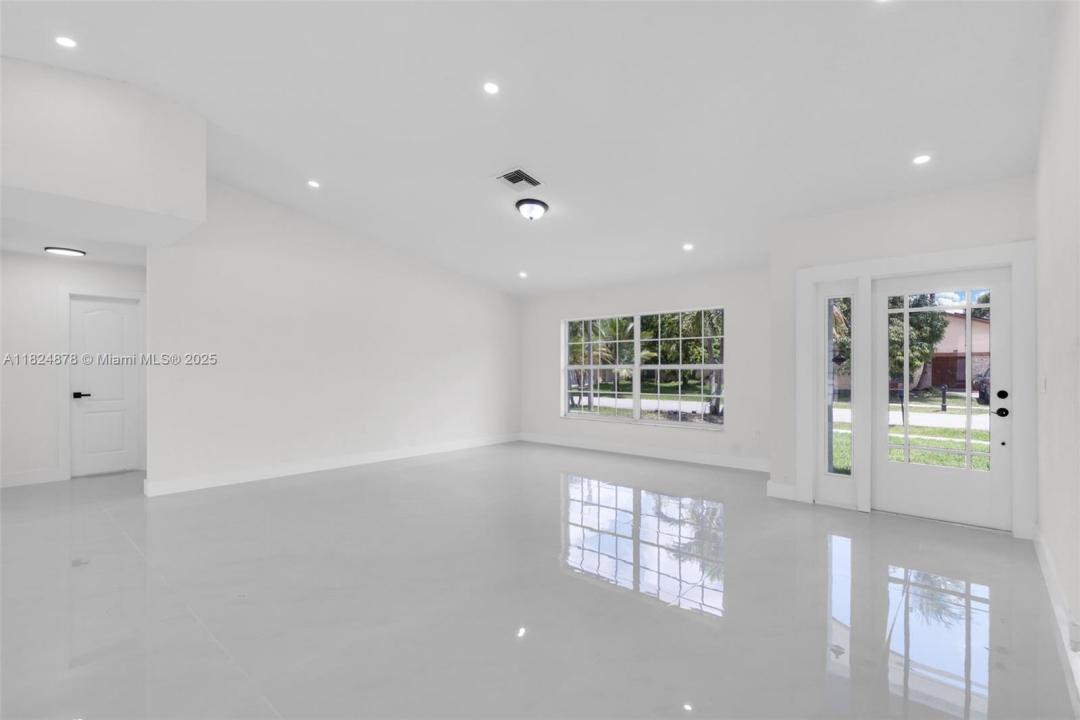 7441 NW 38th Ct, Lauderhill, Florida 33319