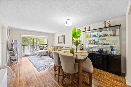 801 SW 138th Ave 404E, Pembroke Pines, Florida 33027, USA