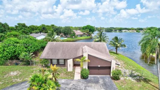 1600 SW 72nd Ave, Plantation, Florida 33317, USA