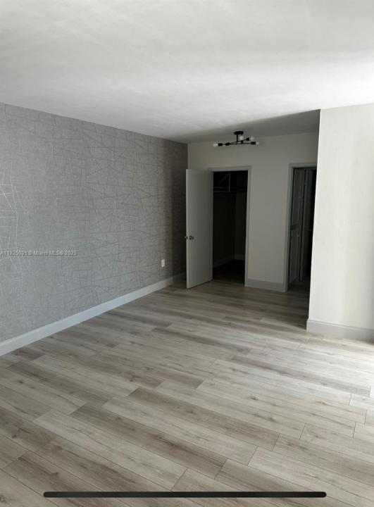 1260 Drexel Ave 7, Miami Beach, Florida 33139, USA