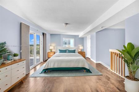 280 SW 20th Rd 904, Miami, Florida 33129, USA