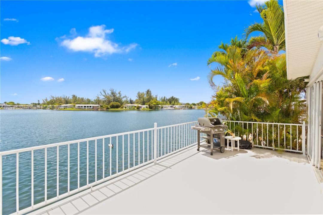 5620 Lagoon Dr ., Dania Beach, Floride 33312, États-Unis
