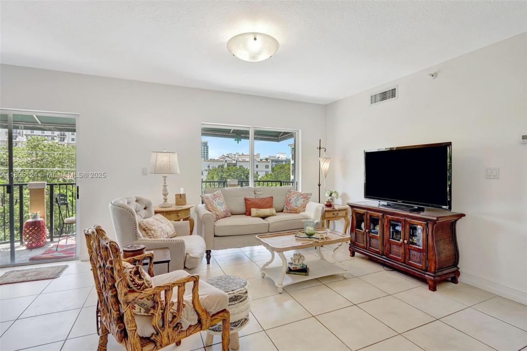 322 Madeira Ave. 402, Coral Gables, Флорида 33134, Соединенные Штаты