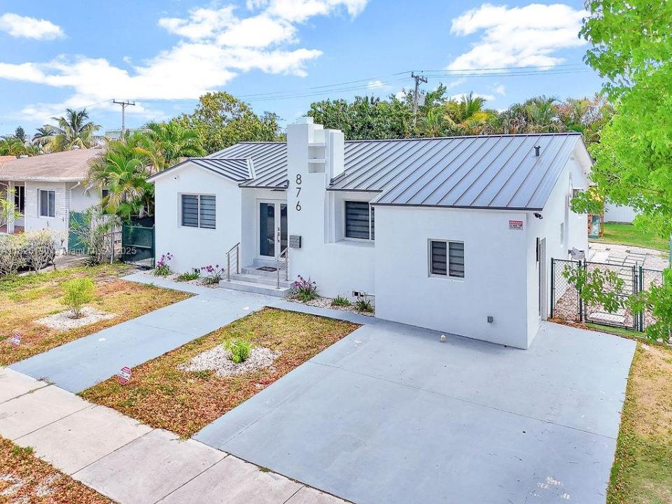 876 NE 81st St, Miami, 佛羅里達州 33138, 美國