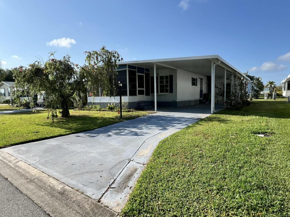 1005 Thrush Circle, Barefoot Bay, Barefoot Bay, Флорида 32976, Соединенные Штаты