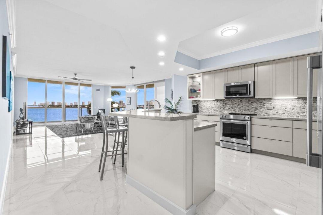 2650 Lake Shore Drive 406, Marina Grande, Riviera Beach, 佛罗里达州 33404, 美国