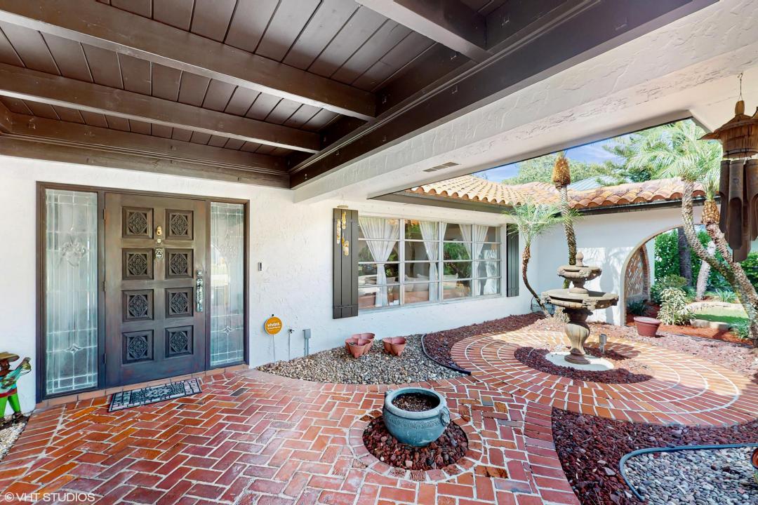 492 S Country Club Drive, Atlantis, Florida 33462, USA