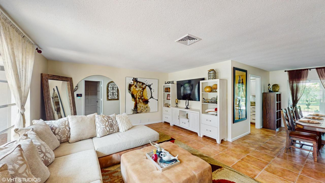 492 S Country Club Drive, Atlantis, Florida 33462, USA