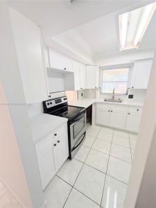 14901 SW 4th St 9A, Pembroke Pines, Florida 33027, USA