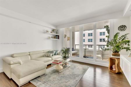 5005 Collins Ave 1223, Miami Beach, Florida 33140, USA