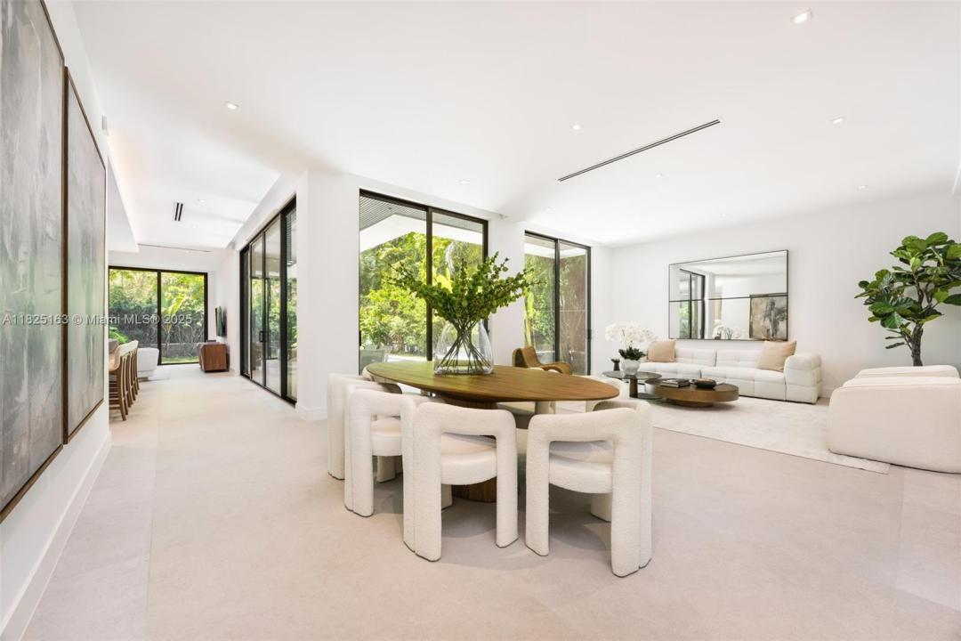 3670 Avocado Ave, Miami, Florida 33133
