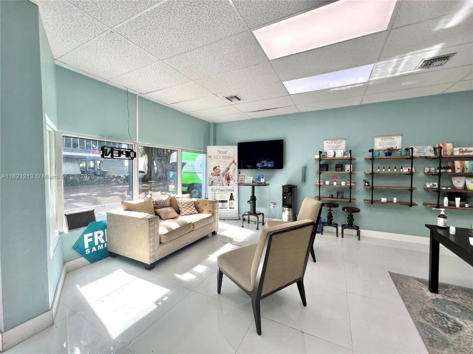 1741 SW 22nd St, Miami, Florida 33145, USA
