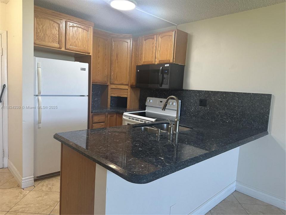 2771 Riverside Dr 504-A, Coral Springs, Florida 33065