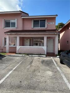 8013 Lake Dr 205, Doral, Florida 33166, USA