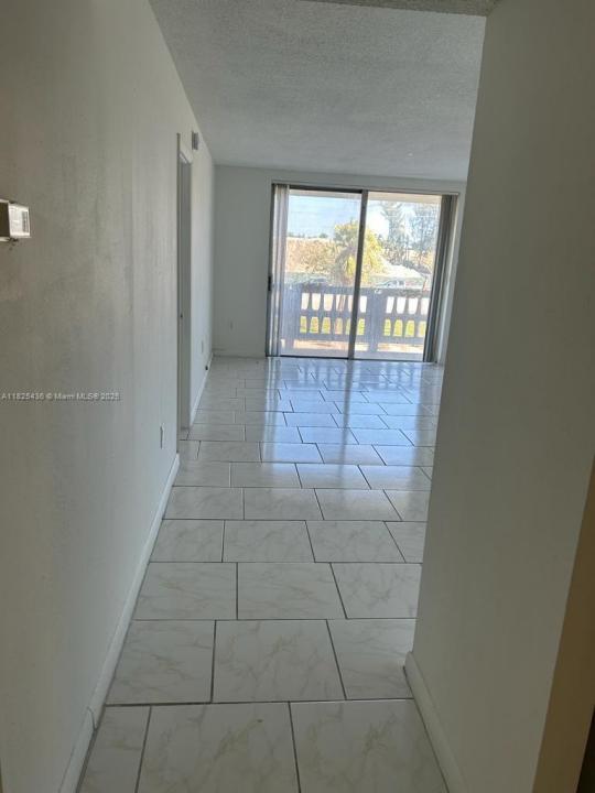 15600 NW 7th Ave 205, Miami, Flórida 33169, Estados Unidos