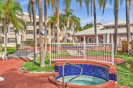 2820 N Oakland Forest Dr 308, Oakland Park, Florida 33309, USA