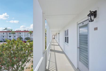 1700 Pine Valley Dr 205, Fort Myers, Florida 33907, USA