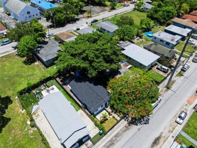 1832 NW 67th St, Miami, Florida 33147, USA