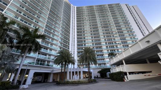 100 Bayview Dr 1030, Sunny Isles Beach, Florida 33160, USA