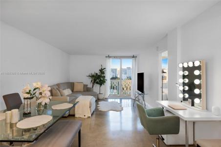 1020 Meridian Ave 816, Miami Beach, Florida 33139, USA