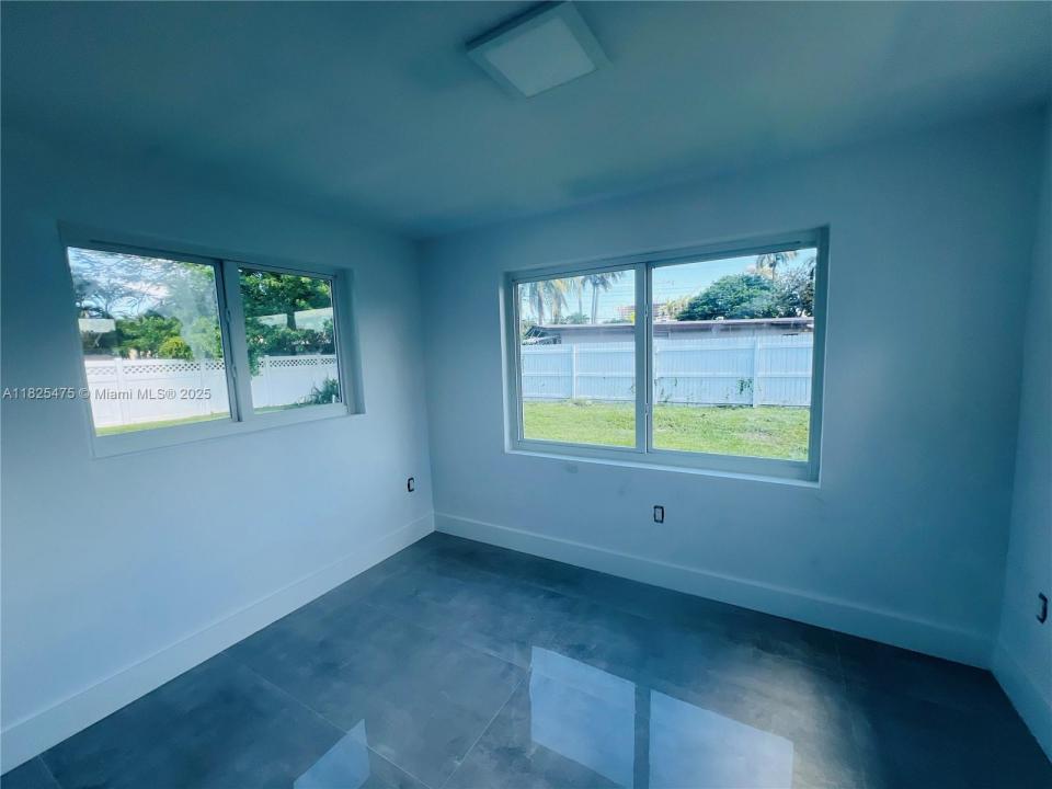 912 NE 2nd Ct 0, Hallandale Beach, Florida 33009, Stati Uniti