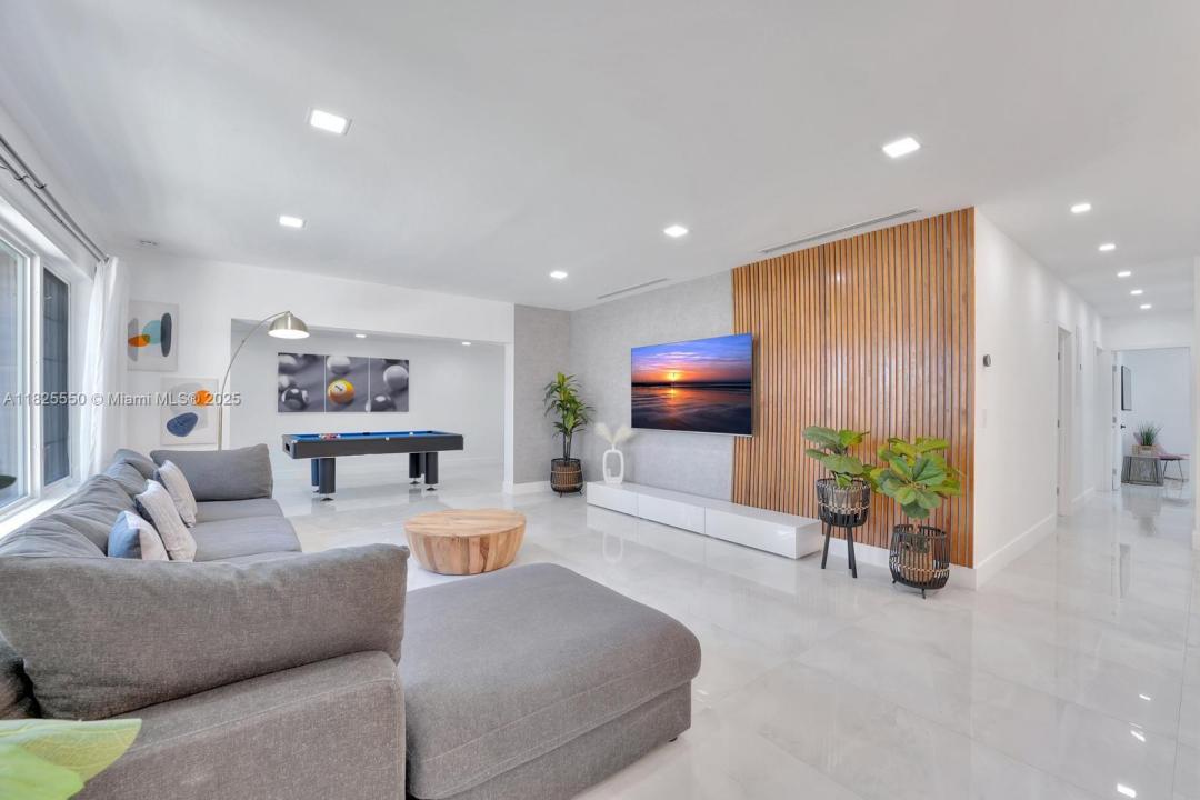 19540 NE 18th Ct, Miami, 佛罗里达州 33179, 美国