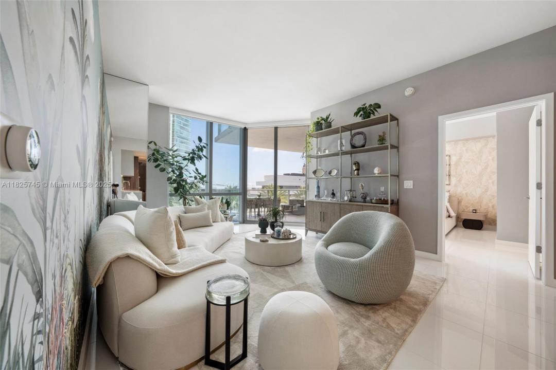851 NE 1st Ave 907, Miami, Floride 33132, États-Unis