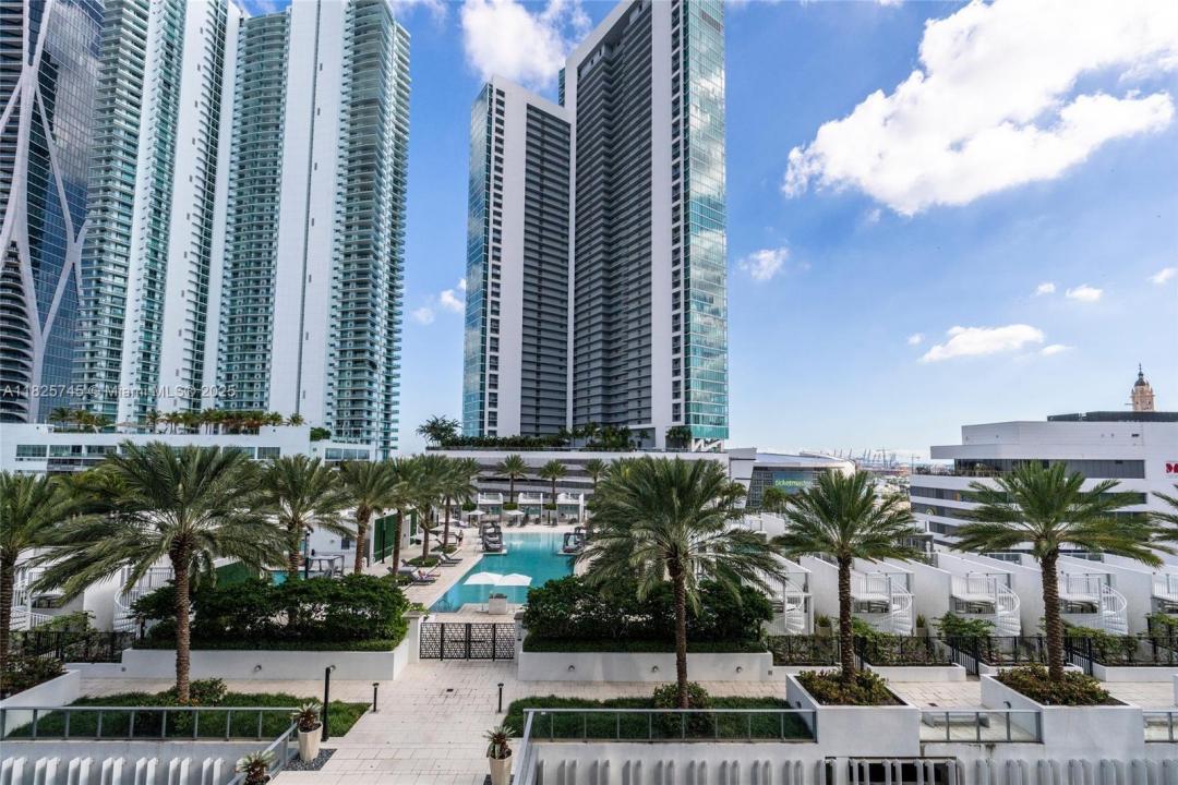 851 NE 1st Ave 907, Miami, Floride 33132, États-Unis