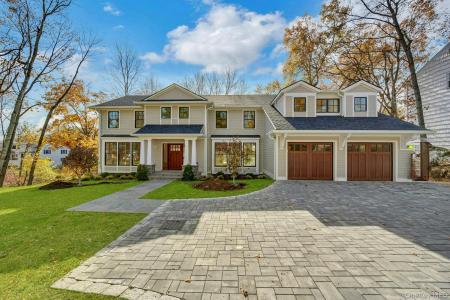 32 Sycamore Road, Scarsdale, New York 10583