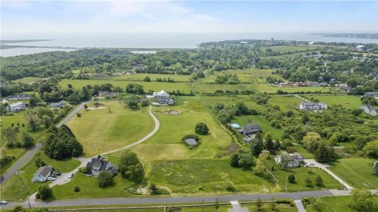 Saltwood Drive, Middletown, ロードアイランド 02842, アメリカ合衆国