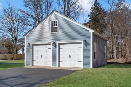 8 Clinton Avenue, Scituate, Rhode Island 02831