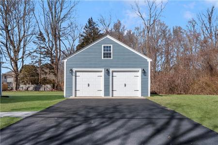 8 Clinton Avenue, Scituate, Rhode Island 02831
