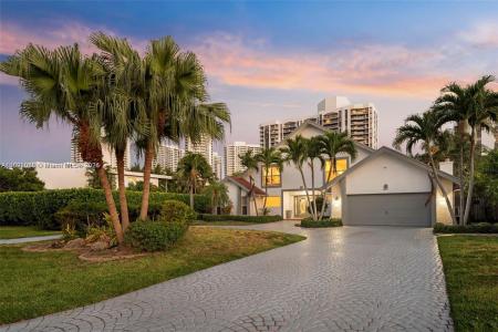 413 Holiday, Hallandale Beach, Florida 33009, USA