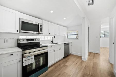7525 NW 15th Ave, Miami, Florida 33147, USA
