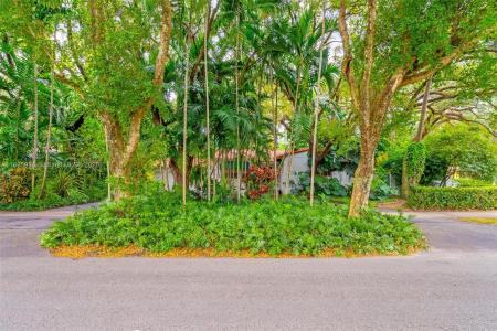 5111 Maggiore St, Coral Gables, Florida 33146, USA