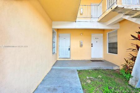 7368 SW 82nd St E116, Miami, Florida 33143, USA