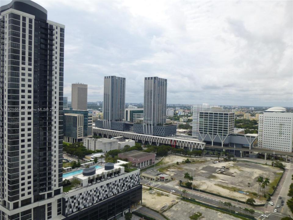 851 NE 1st Ave 2612, Miami, Florida 33132, Estados Unidos