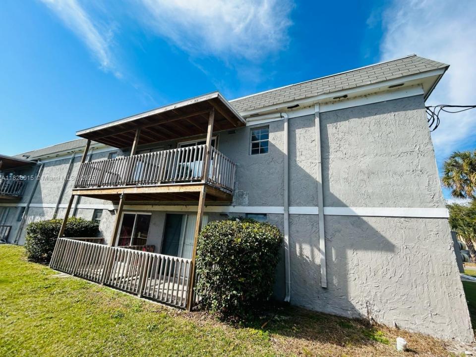 2775 L B Mcleod St. B, Orlando, Florida 32805, USA