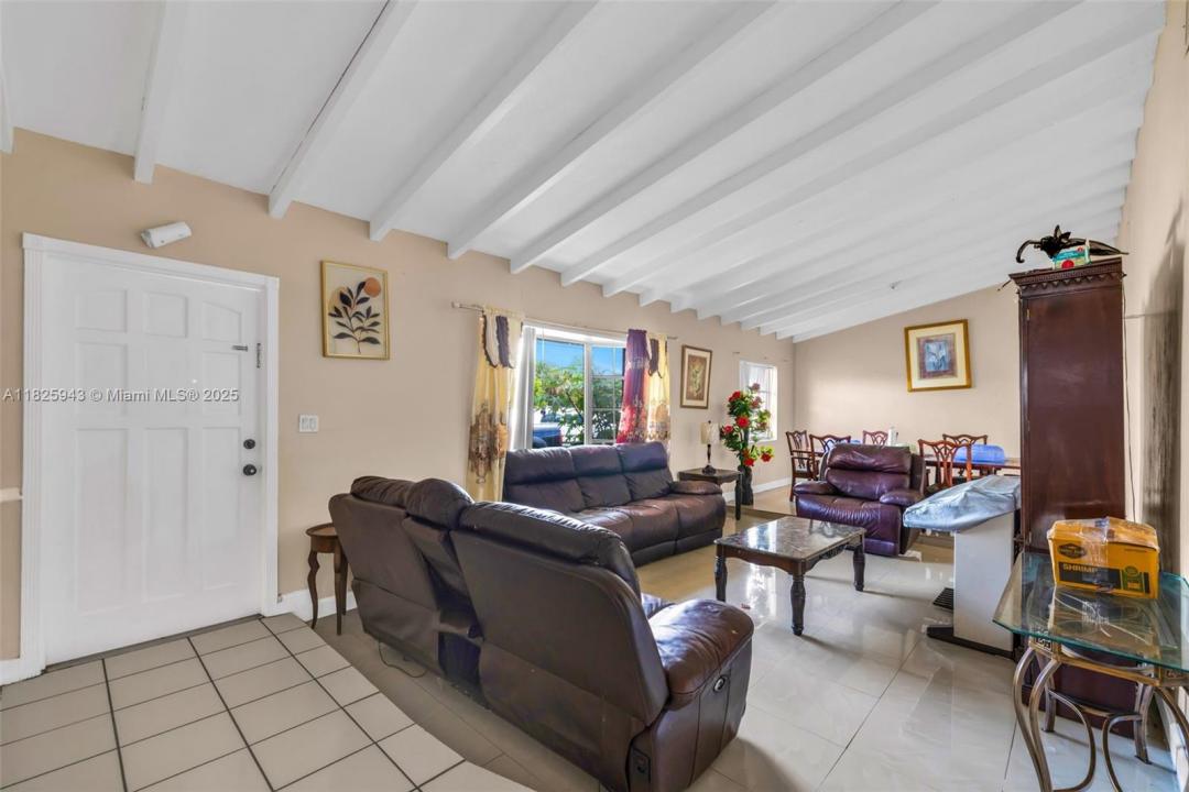 2370 NW 34th Ter, Lauderdale Lakes, Florida 33311, Estados Unidos