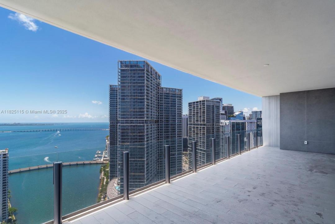 300 Biscayne Blvd Way 3902, Miami, Florida 33131