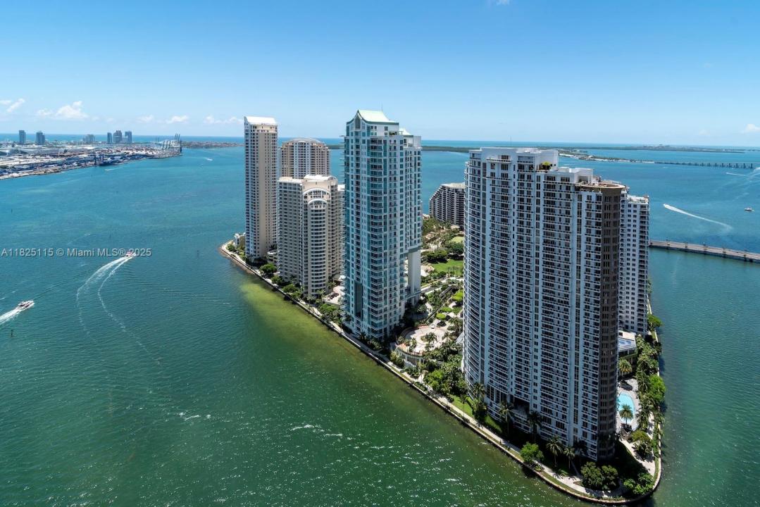 300 Biscayne Blvd Way 3902, Miami, Florida 33131