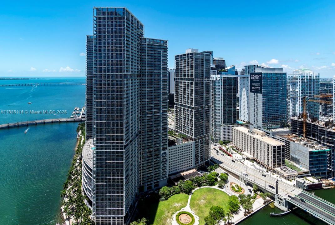 300 Biscayne Blvd Way 3902, Miami, Florida 33131