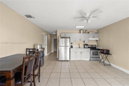 538 NW 18th Ave, Fort Lauderdale, Florida 33311, USA