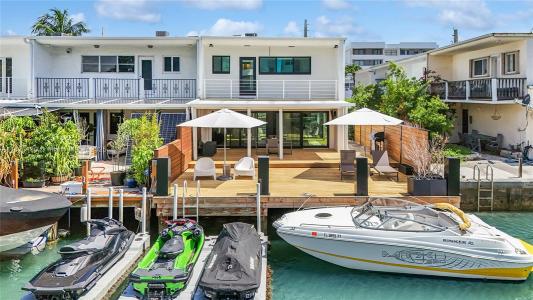 830 Raymond St, Miami Beach, Florida 33141, USA