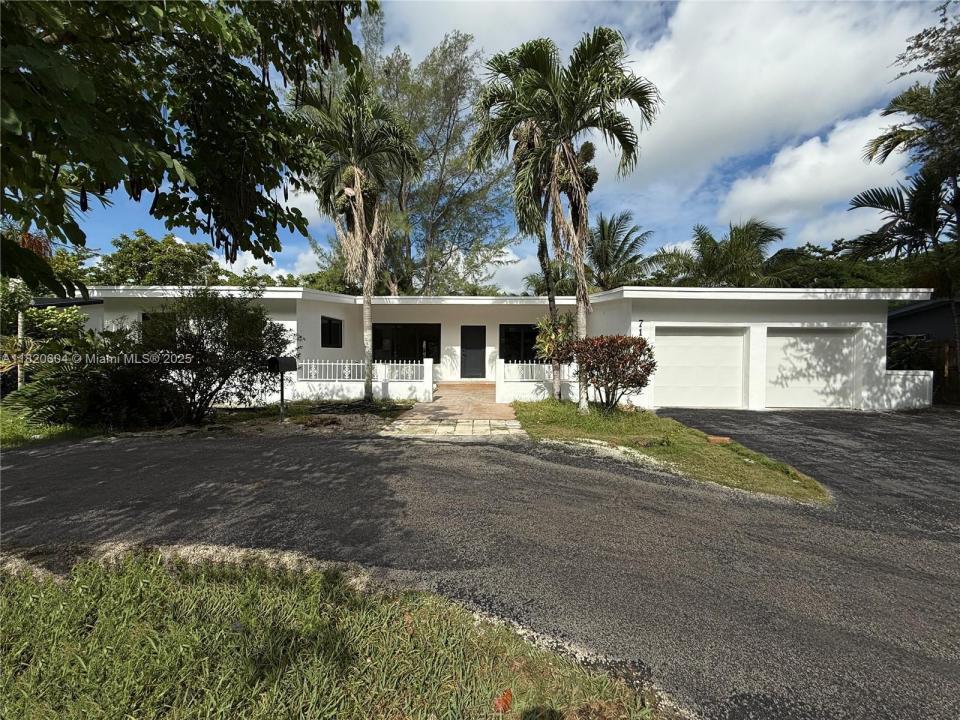 7132 SW 65th Ave, South Miami, Florida 33143