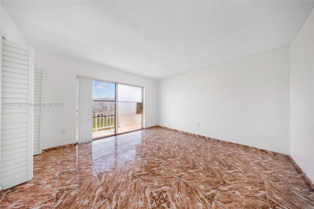 301 NW 177th St. 201, Miami Gardens, Florida 33169, USA